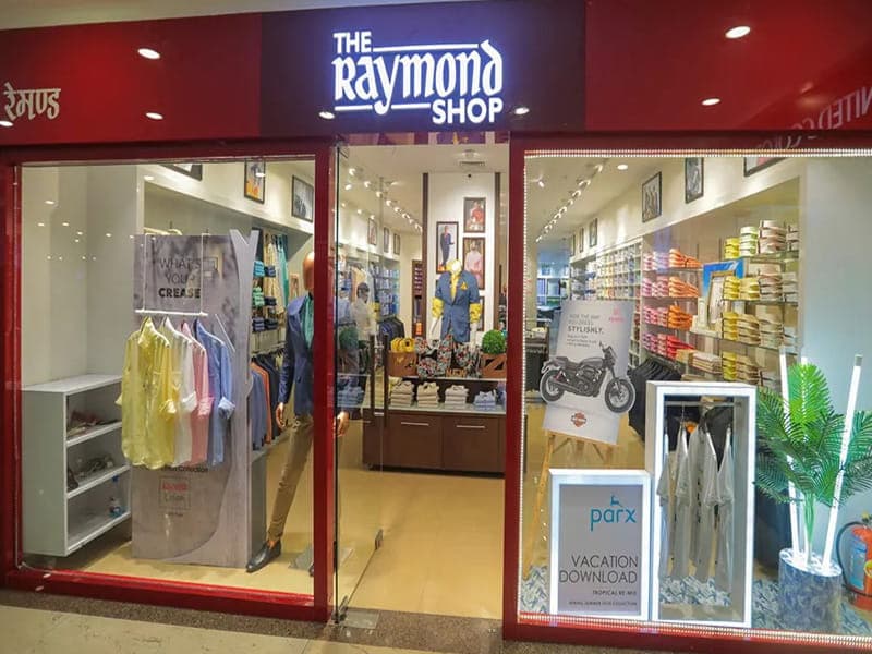 Raymond`s - Slide 1